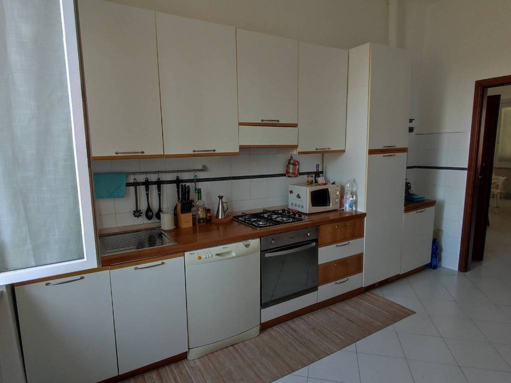 appartamento in affitto a Carrara in zona Marina di Carrara