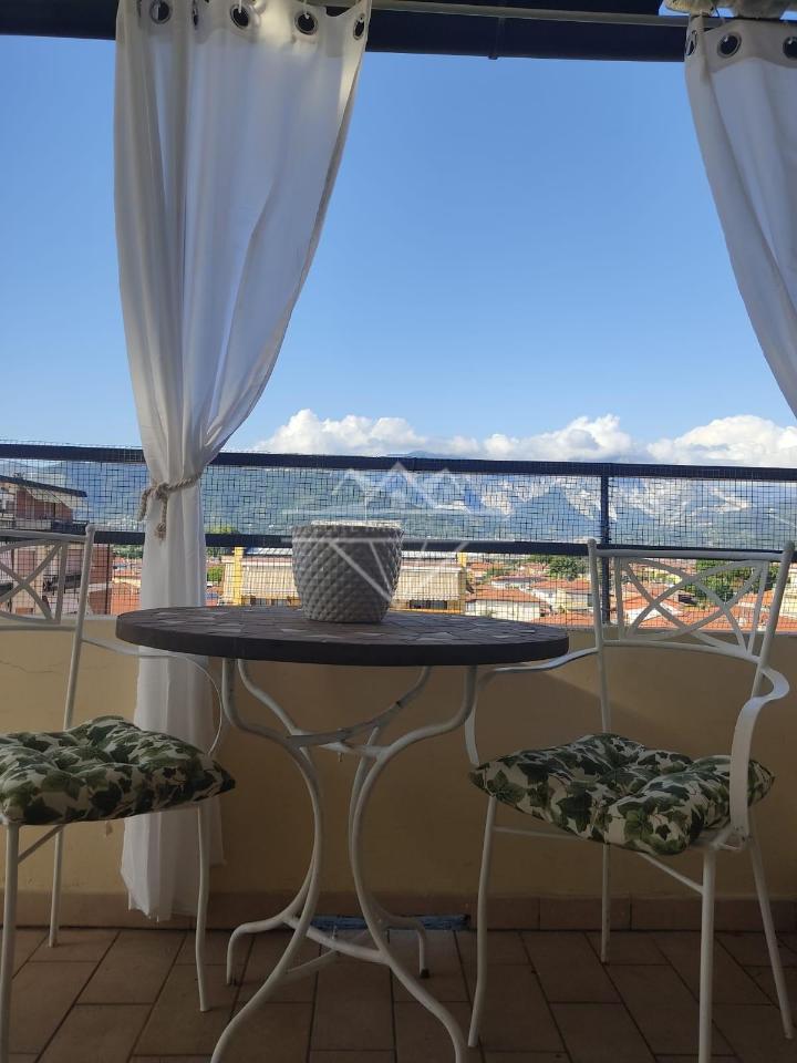 appartamento in affitto a Carrara in zona Marina di Carrara