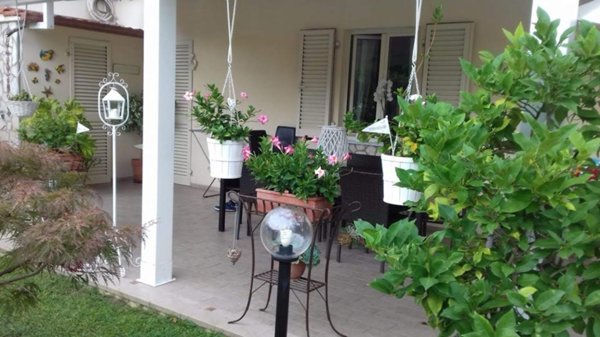 casa indipendente in affitto a Carrara in zona Marina di Carrara