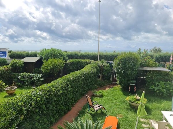 appartamento in affitto a Carrara in zona Marina di Carrara