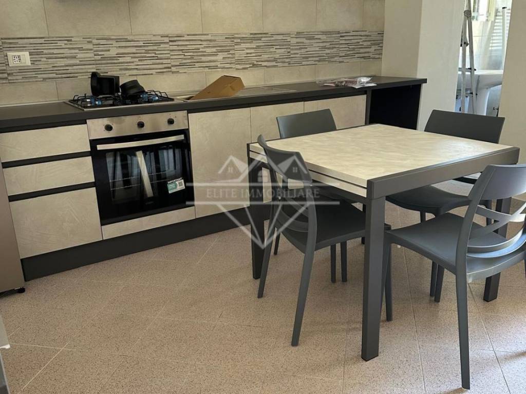 appartamento in affitto a Carrara in zona Marina di Carrara