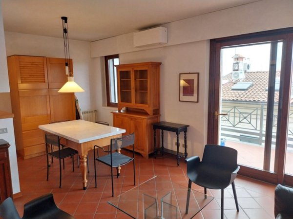 appartamento in affitto a Carrara in zona Marina di Carrara