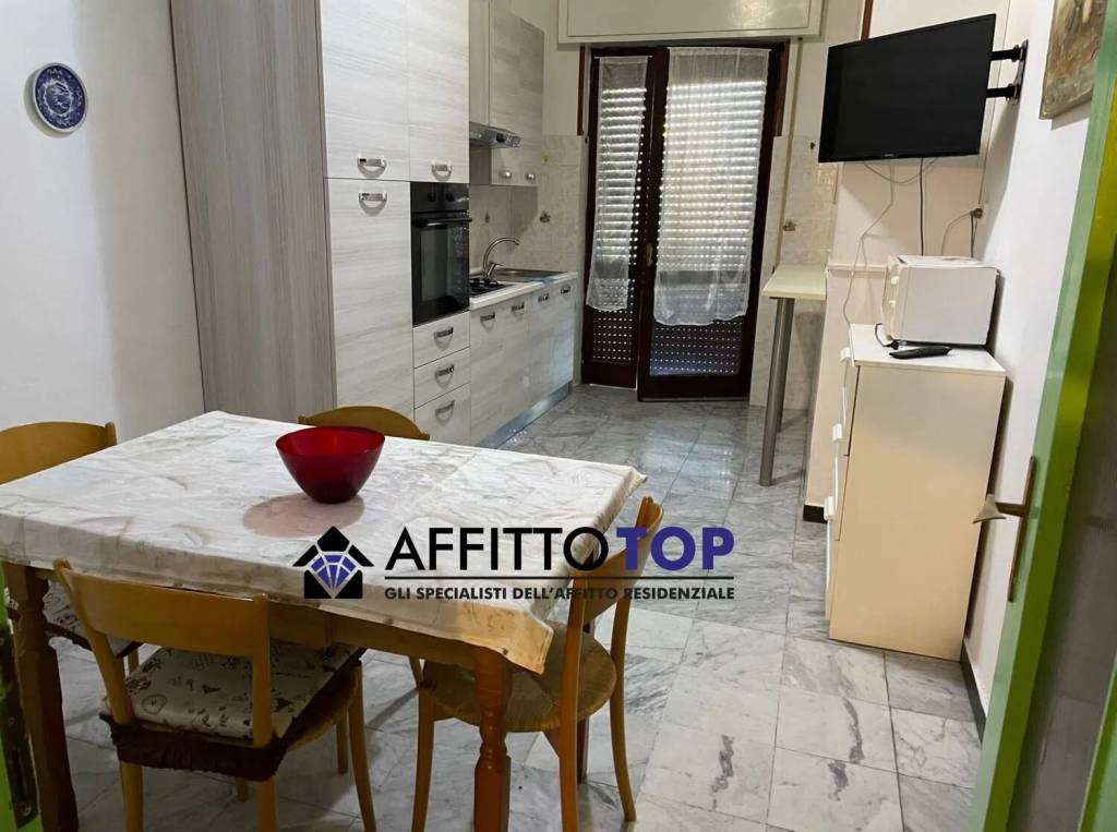 appartamento in affitto a Carrara in zona Marina di Carrara