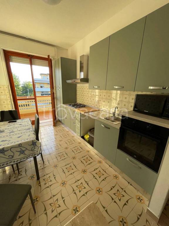 appartamento in affitto a Carrara in zona Marina di Carrara