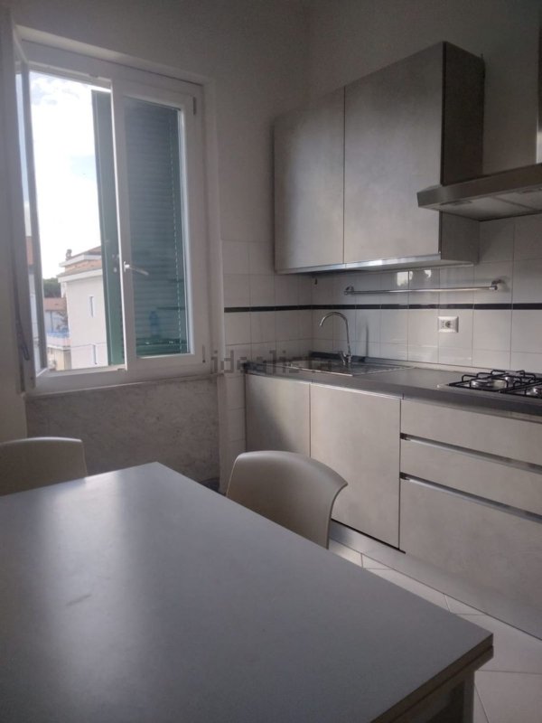 appartamento in affitto a Carrara in zona Marina di Carrara