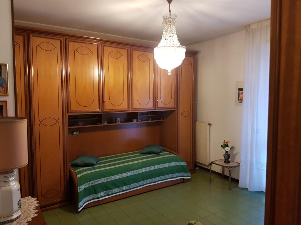 appartamento in affitto a Carrara in zona Marina di Carrara