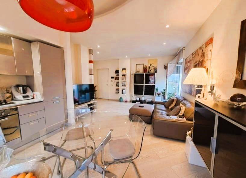 appartamento in affitto a Carrara in zona Marina di Carrara