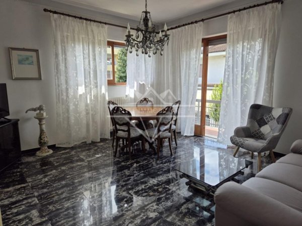 appartamento in affitto a Carrara in zona Marina di Carrara