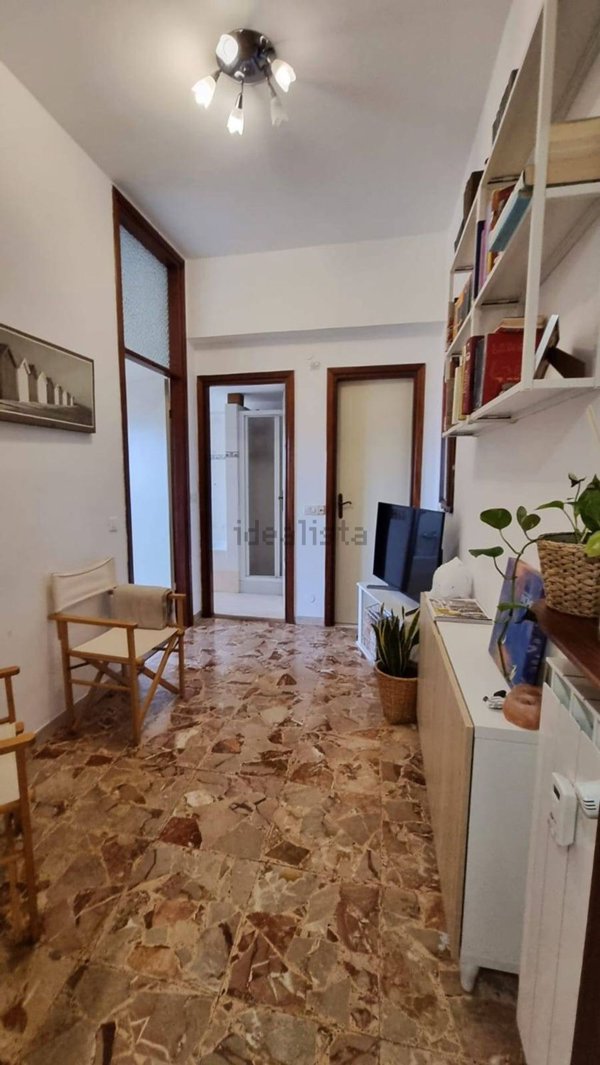 appartamento in affitto a Carrara in zona Marina di Carrara