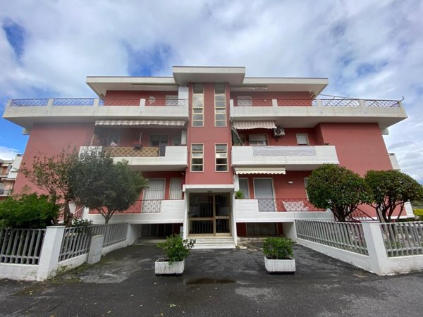 appartamento in affitto a Carrara in zona Marina di Carrara