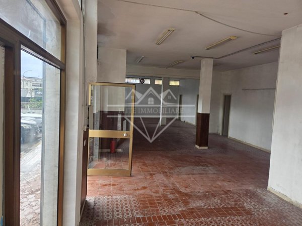 locale commerciale in affitto a Carrara