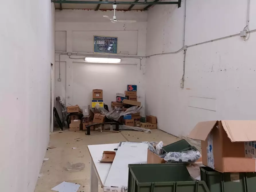 locale di sgombero in affitto a Carrara in zona Avenza