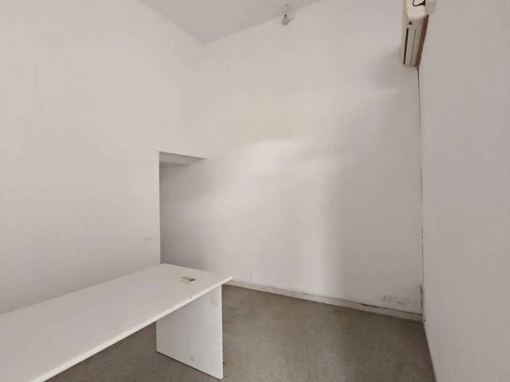 locale commerciale in affitto a Carrara in zona Avenza