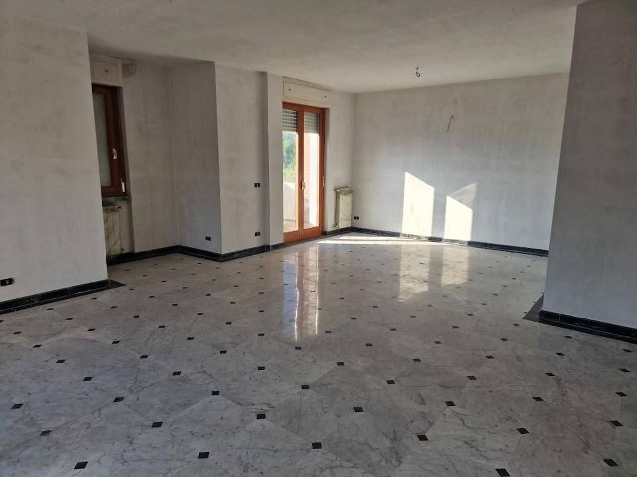 appartamento in affitto a Carrara in zona Marina di Carrara