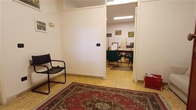 ufficio in affitto a Carrara in zona Centro Città