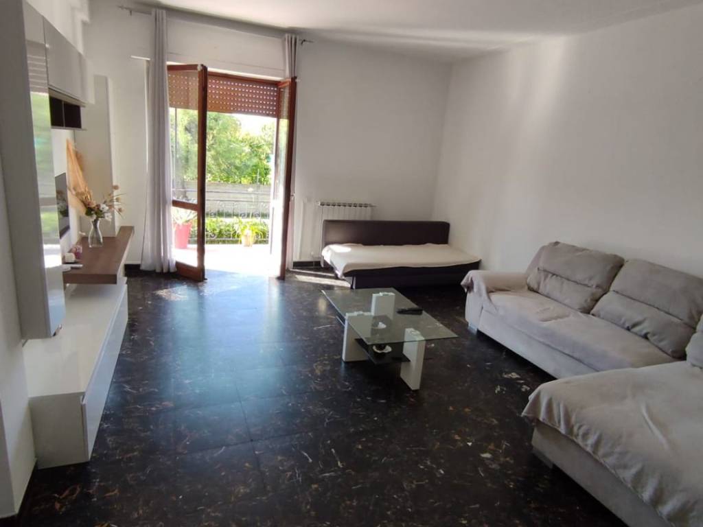 appartamento in affitto a Carrara in zona Avenza