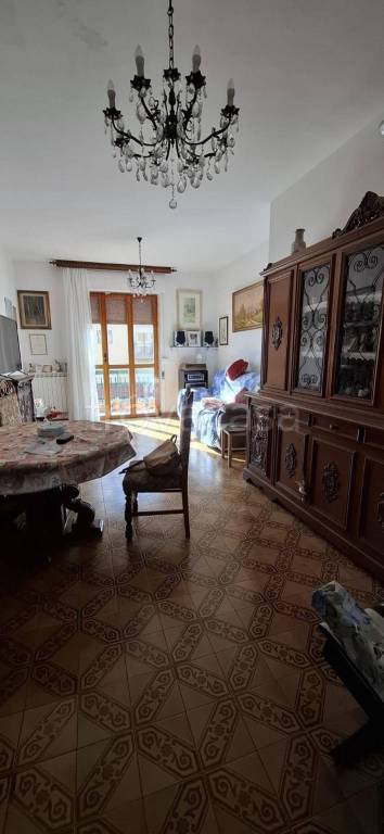 appartamento in affitto a Carrara in zona Marina di Carrara