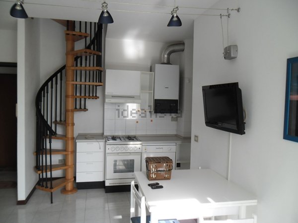 appartamento in affitto a Carrara in zona Marina di Carrara