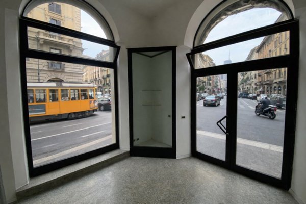 negozio in affitto a Carrara in zona Centro Città