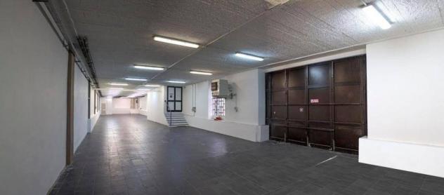 locale commerciale in affitto a Carrara