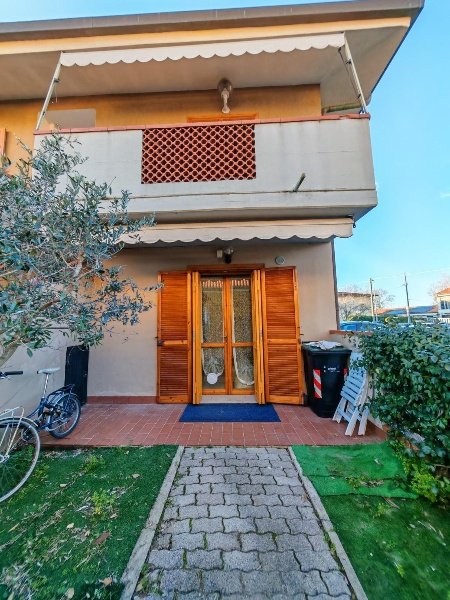 appartamento in affitto a Carrara in zona Marina di Carrara