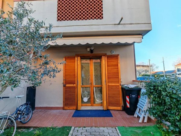 appartamento in affitto a Carrara in zona Marina di Carrara