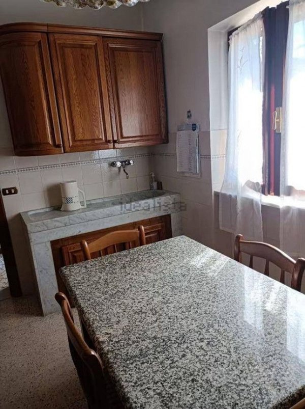 appartamento in affitto a Carrara in zona Codena