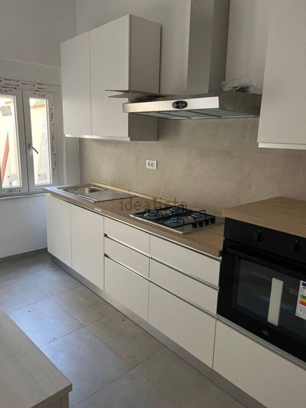 appartamento in affitto a Carrara in zona Marina di Carrara