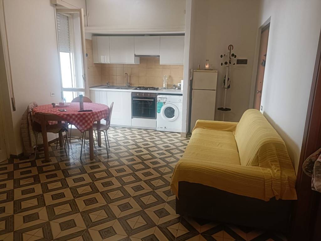 appartamento in affitto a Carrara in zona Marina di Carrara