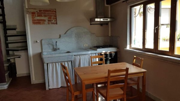 casa indipendente in affitto a Carrara in zona Bonascola