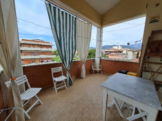 appartamento in affitto a Carrara in zona Marina di Carrara