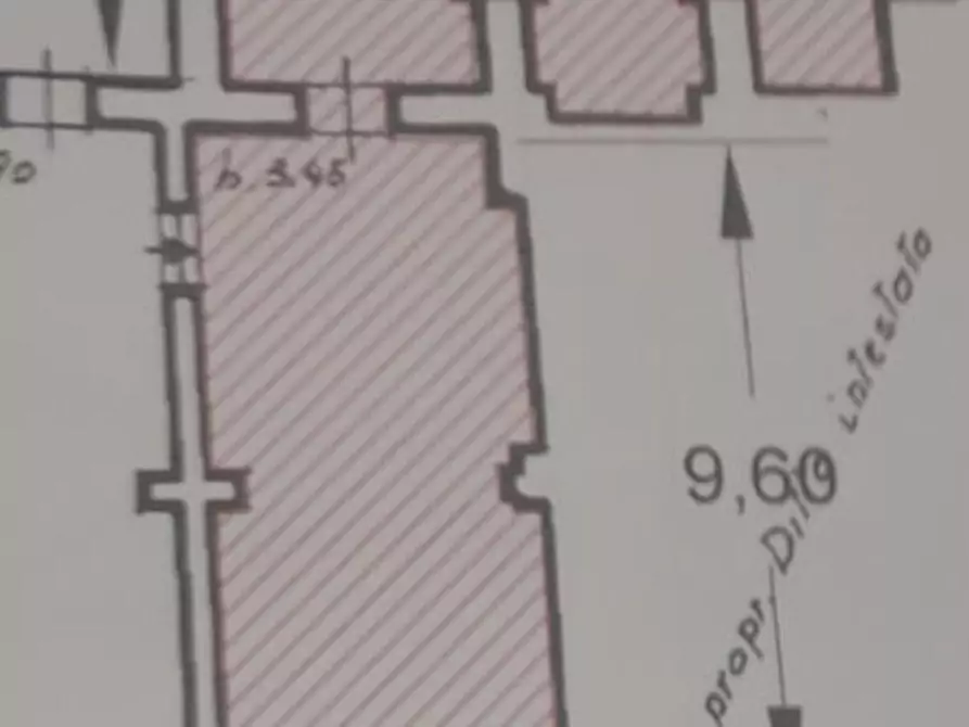 locale commerciale in affitto a Carrara