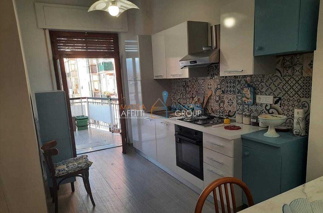 appartamento in affitto a Carrara in zona Marina di Carrara