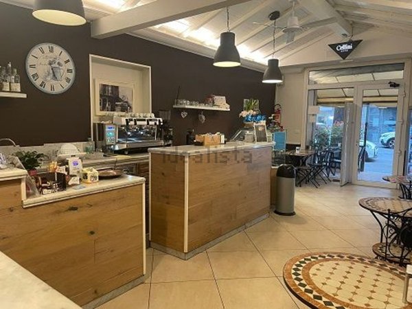 negozio in affitto a Carrara in zona Avenza