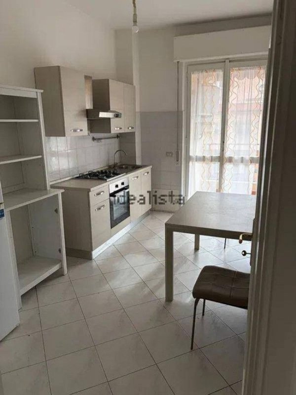 appartamento in affitto a Carrara in zona Marina di Carrara