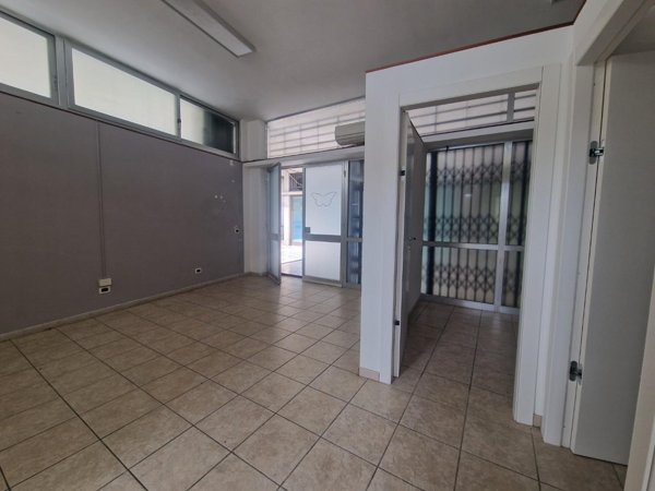 locale commerciale in affitto a Carrara in zona Fossola