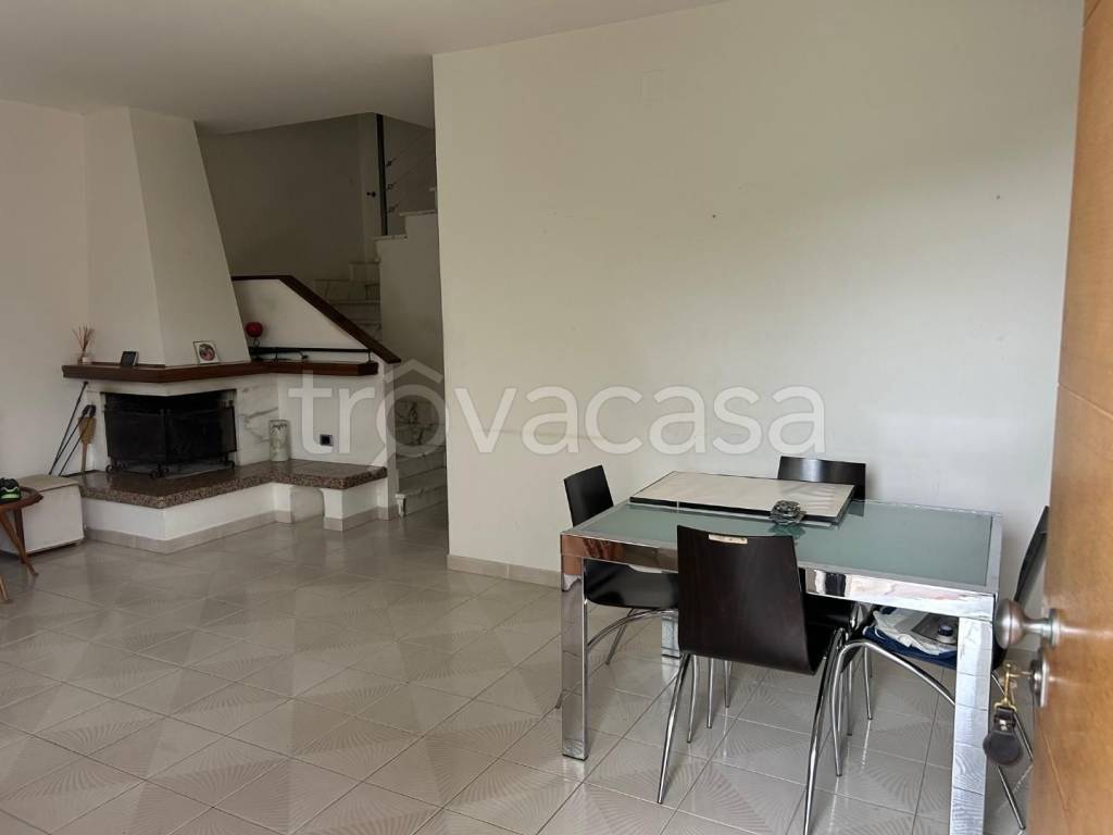 casa indipendente in affitto a Carrara in zona Nazzano