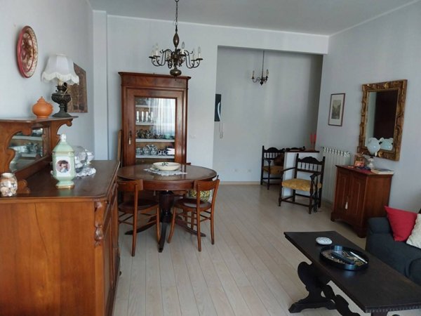 appartamento in affitto a Carrara in zona Marina di Carrara