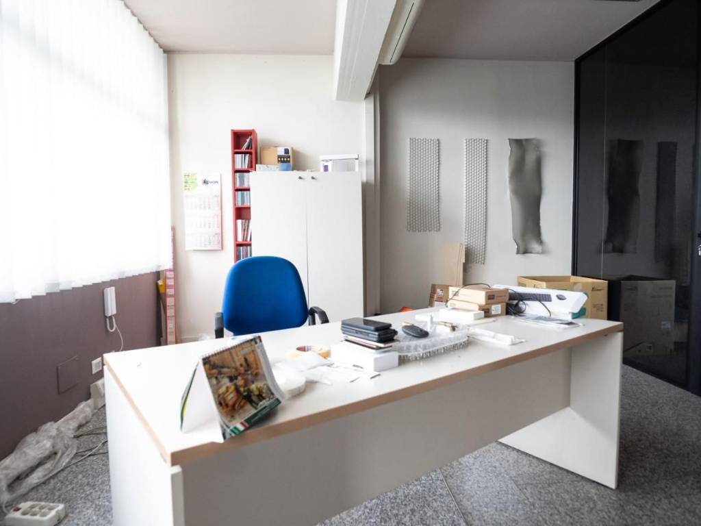 ufficio in affitto a Carrara in zona Marasio
