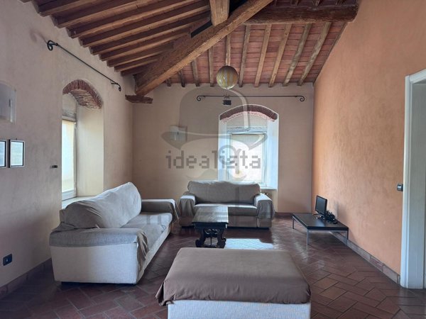 appartamento in affitto a Carrara in zona Marina di Carrara