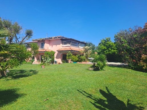 appartamento in affitto a Carrara in zona Avenza