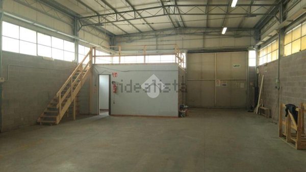 ufficio in affitto a Carrara in zona Avenza