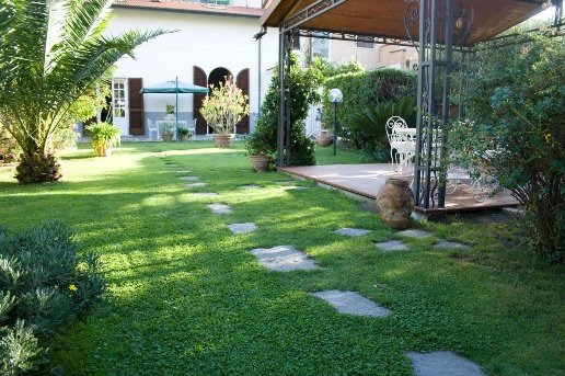 appartamento in affitto a Carrara in zona Marina di Carrara