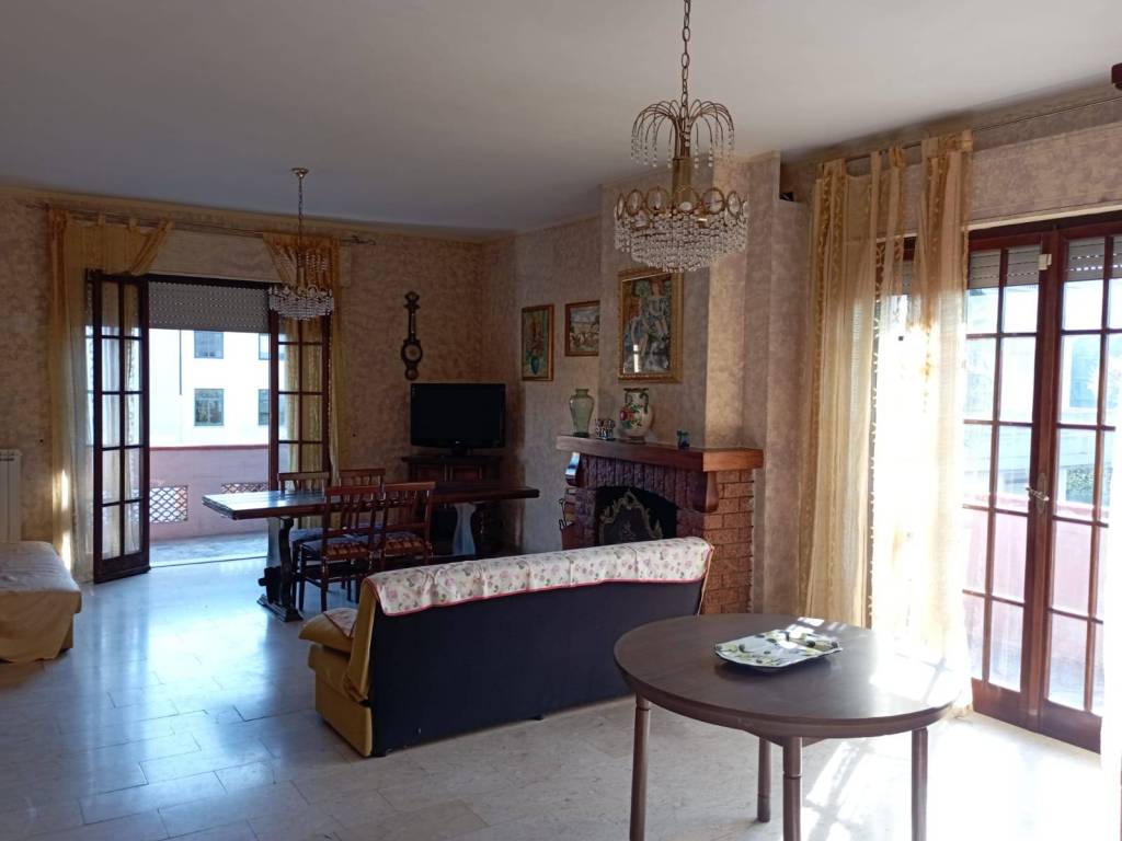 appartamento in affitto a Carrara in zona Marina di Carrara
