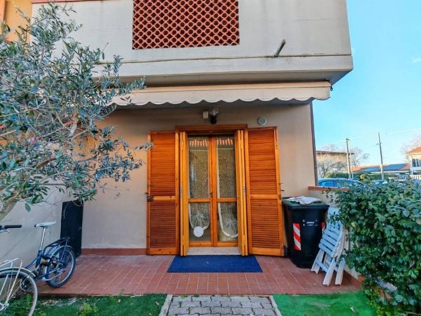 appartamento in affitto a Carrara in zona Marina di Carrara
