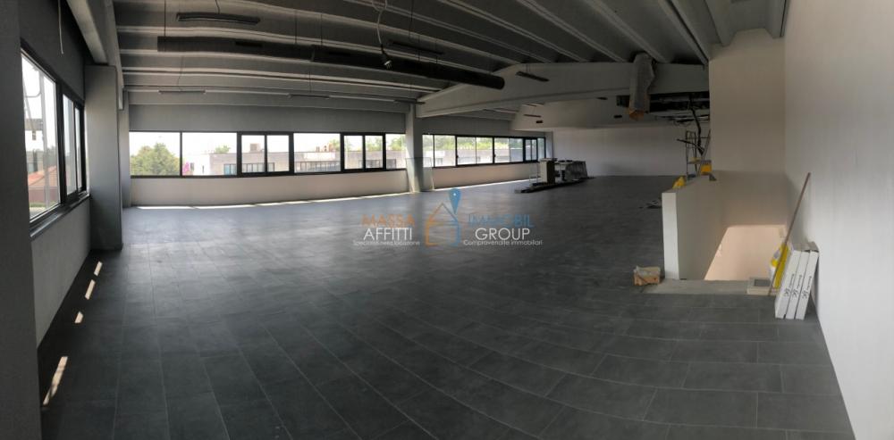 ufficio in affitto a Carrara in zona Avenza