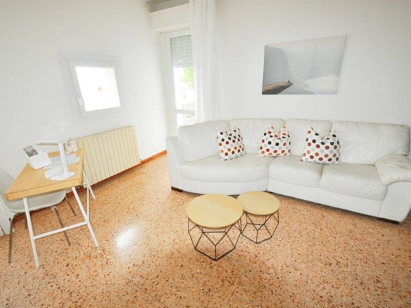 appartamento in affitto a Carrara in zona Avenza