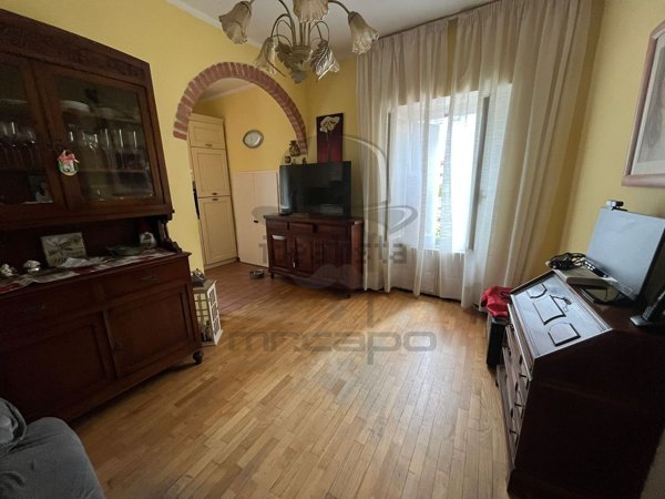 appartamento in affitto a Carrara in zona Avenza