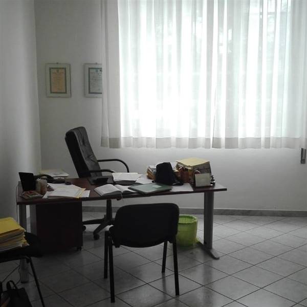 ufficio in affitto a Carrara in zona Avenza