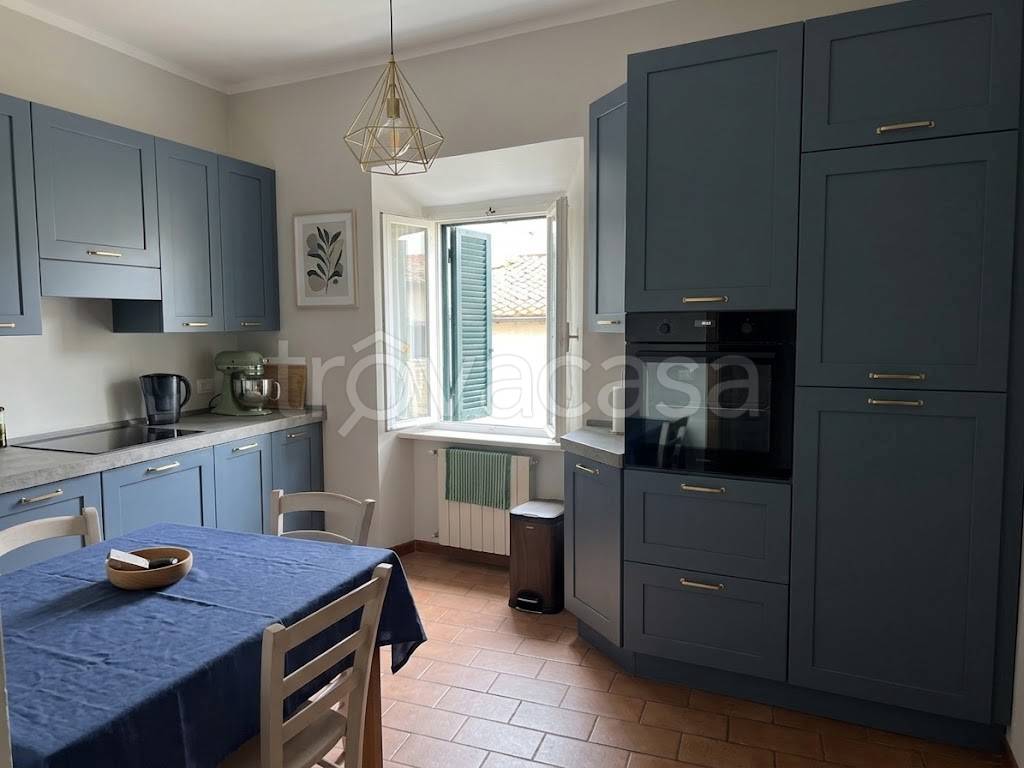 appartamento in affitto a Carrara in zona Avenza